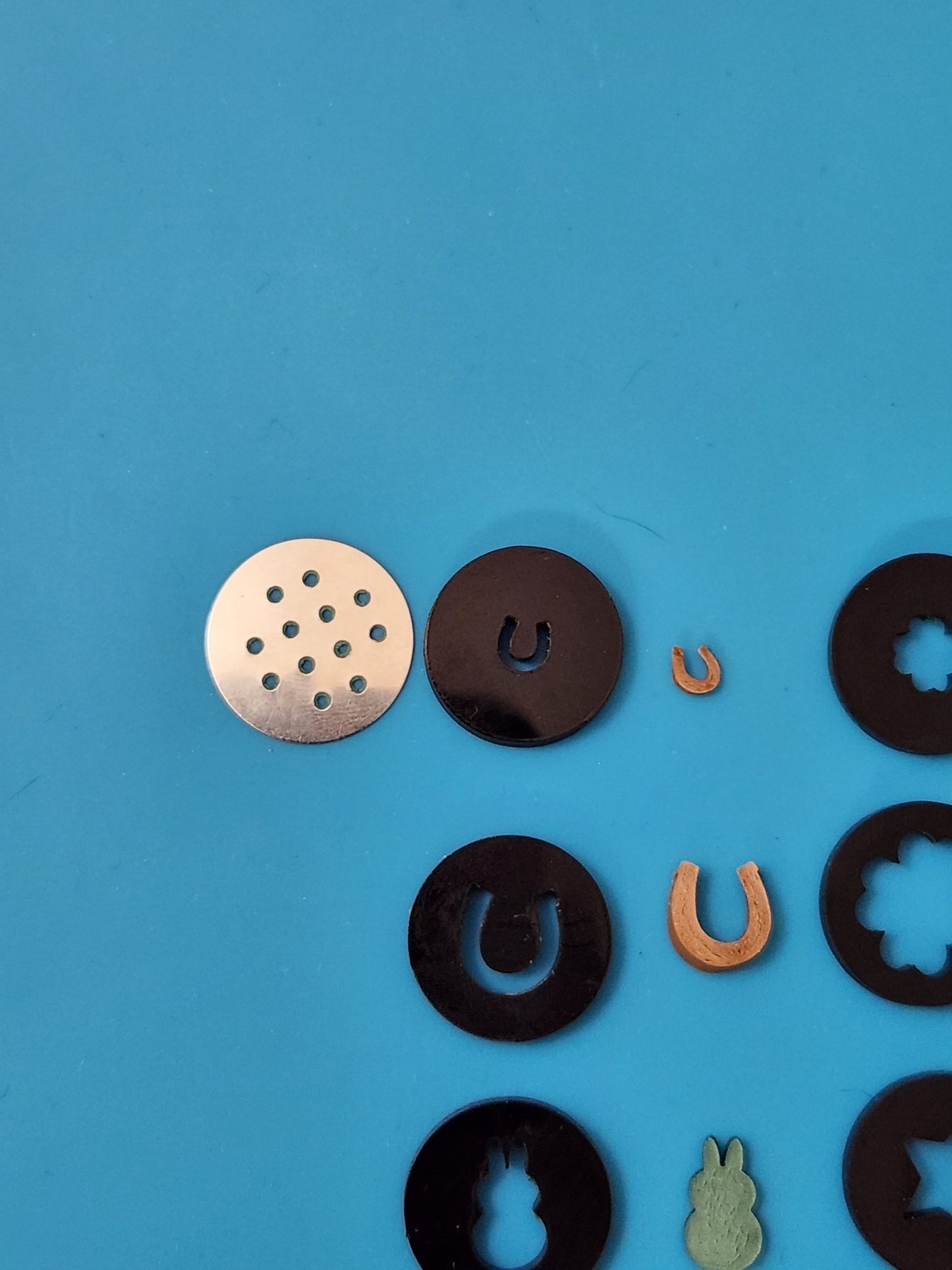 18mm Extruder Disks for clay & sugar paste - Oddsizes