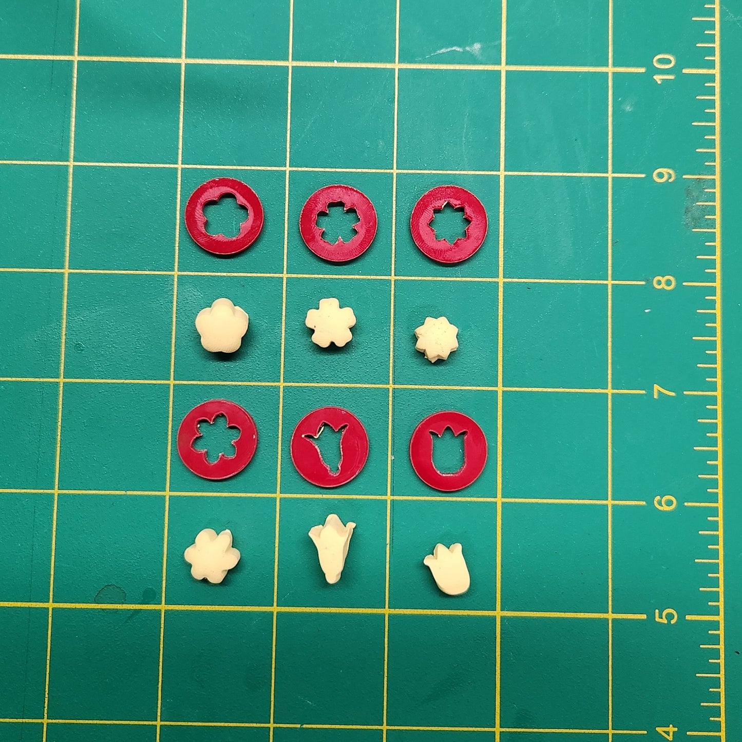 18mm Extruder Disks for clay & sugar paste - Flowers - Oddsizes